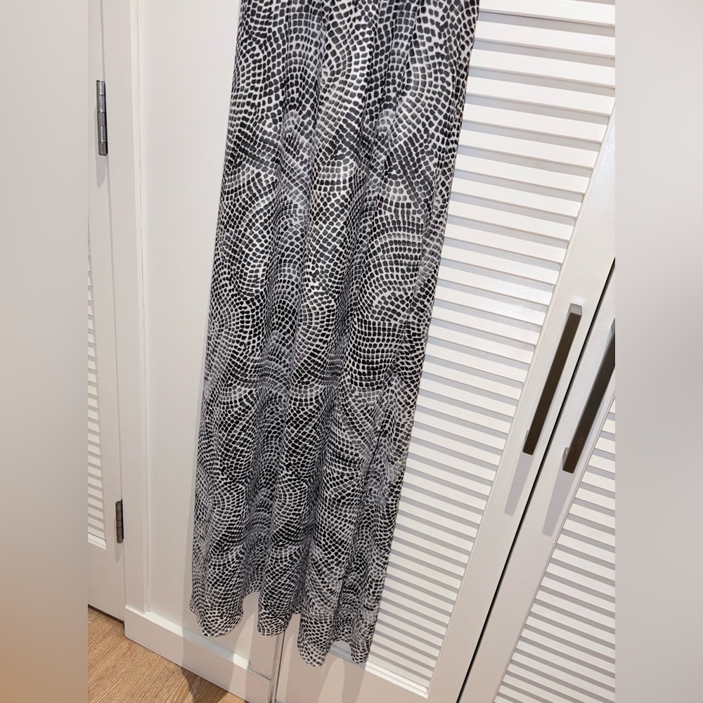 H&M Monochrome Patterned Maxi Dress - Picture 2 of 8